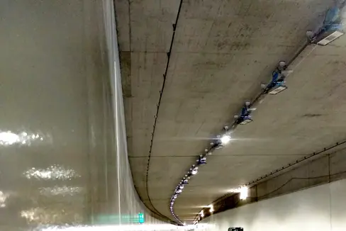 Seit 2022 wird an der 1,5 Kilometer langen Umfahrung Vahrn mit zwei Tunnels und zwei Kreisverkehren gebaut. Nun sind die Arbeiten beendet und die Straße kann eröffnet werden. (Foto: LPA/Angelika Schrott)