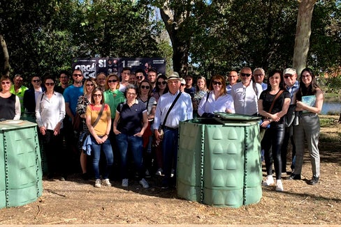 Grenzüberschreitendes Kickoff-Treffen: Die Partner des Interreg Europe Projekts Core am Kompostiergelände von
El Robledo im Naturpark Parco Naturale Cabañeros. (Foto: LPA/Landesagentur für Umwelt und Klimaschutz)