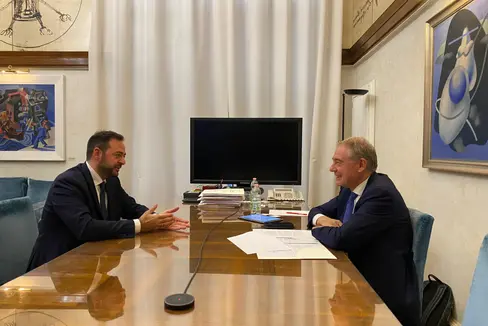 Austausch in Rom: Landesrat Marco Galateo ist heute (20. November) mit Wirtschaftsminister Urso zusammengetroffen. (Foto: LPA)