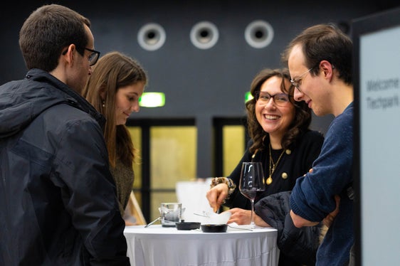 L'incontro è stato utile per rafforzare e ampliare la rete personale in un'atmosfera rilassante e piacevole. (Foto: Ufficio per il diritto allo studio universitario/Marieke Volgger)