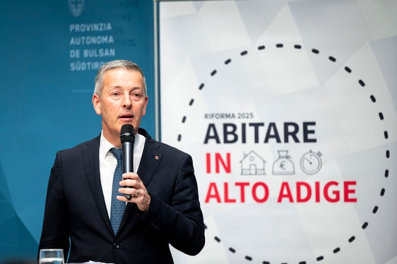 Mitarbeiterunterkünfte können laut Landesrat Peter Brunner in aufgelassenen Beherbergungsbetrieben ohne Änderung der Zweckbestimmung vorgesehen werden. (Foto: LPA/Fabio Brucculeri)