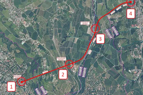 La funicolare partirà dal parcheggio Karl Wolf di Merano. Una prima stazione intermedia è prevista nella zona produttiva di Tirolo, la seconda nei pressi della zona sportiva di Scena. La stazione a monte sorgerà presso la Casa delle associazioni di Scena. (Foto: ASP/Dipartimento Mobilità)