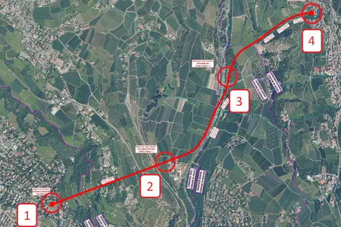 La funicolare partirà dal parcheggio Karl Wolf di Merano. Una prima stazione intermedia è prevista nella zona produttiva di Tirolo, la seconda nei pressi della zona sportiva di Scena. La stazione a monte sorgerà presso la Casa delle associazioni di Scena. (Foto: ASP/Dipartimento Mobilità)