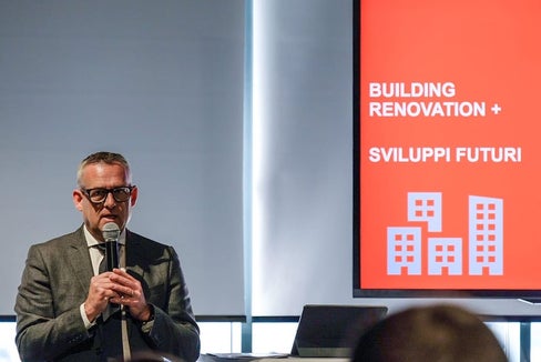 Nella seduta del 7 novembre, la Giunta provinciale ha approvato una delibera riguardante il Building Renovation +, progetto di Project Financing per la riqualificazione energetica di 25 immobili provinciali. L'assessore Christian Bianchi ne ha illustrato i dettagli in una conferenza stampa. (Foto: USP)