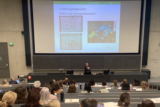 Die Veranstaltung setzte sich mit mathematischer und naturwissenschaftlicher Bildung von Kindern im Alter von 3 bis 11 Jahren und deren anschaulichen Vermittlung auseinander. (Foto: LPA/Pädagogische Abteilung/Amt für Didaktik/Silvia Degasperi)