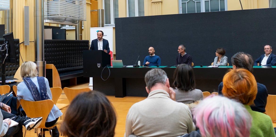 Die Landesevaluationsstelle hat heute die PISA-Ergebnisse von 2022 und die Ergebnisse der Invalsi-Lernstandserhebungen 2023 vorgestellt. (Foto: LPA/Fabio Brucculeri)