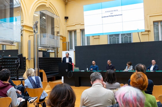 Die Landesevaluationsstelle hat heute die PISA-Ergebnisse von 2022 und die Ergebnisse der Invalsi-Lernstandserhebungen 2023 vorgestellt. (Foto: LPA/Fabio Brucculeri)