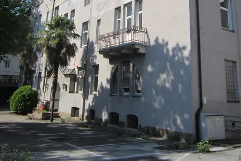 Sul sito dell'ex sede dell'Enel in via Dante a Bolzano. Per garantire l’avvio dei lavori, il terreno, da lotto edificabile già esistente, sarà trasformato da residenziale ad area per attrezzature pubbliche sovracomunali (Foto: ASP)