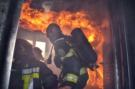 Momentaufnahme der umfassenden und vielfältigen Ausbildung zum Berufsfeuerwehrmann (Foto: Landesfeuerwehrverband)