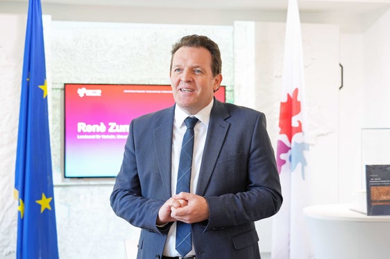 „Gletscher sind für das Gleichgewicht in der Natur maßgeblich und wichtige Indikatoren für die Auswirkungen des Klimawandels“, betont Landesrat René Zumtobel. (Foto: Land Tirol/Hörmann)