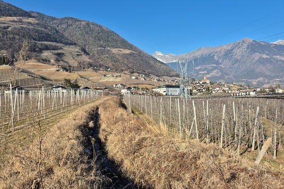 Per le acque demaniali e i corsi d'acqua vale fondamentalmente una fascia di rispetto larga dieci metri su entrambi i lati lungo gli argini. (Foto: USP/Ufficio Demanio idrico)