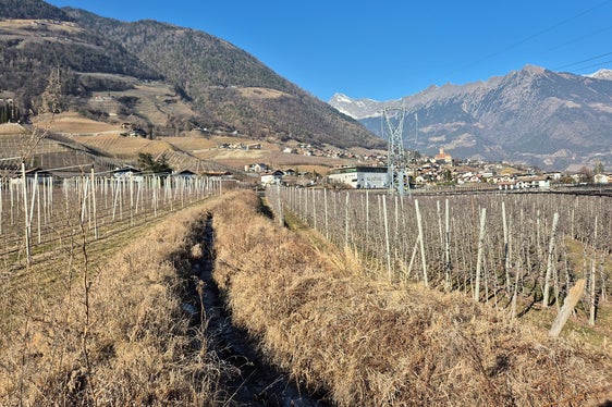 Per le acque demaniali e i corsi d'acqua vale fondamentalmente una fascia di rispetto larga dieci metri su entrambi i lati lungo gli argini. (Foto: USP/Ufficio Demanio idrico)