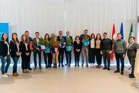 Le sei Regioni partner hanno avviato oggi a Plan de Corones la cooperazione transfrontaliera nell'ambito di Interreg Italia-Austria fino al 2027. La dotazione finanziaria comprende 91 milioni di euro. (Foto: ASP/Claudia Corrent)