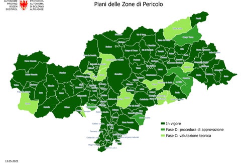 Al 13 maggio 2025, 100 Comuni dell'Alto Adige dispongono di un piano delle zone di pericolo approvato, in cinque Comuni il piano delle zone di pericolo è in fase di approvazione e in 11 è in corso la revisione tecnica da parte degli uffici competenti. (Foto: USP/Ufficio Pianificazione paesaggistica e comunale)