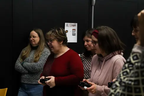 Bibliothekarinnen im Gamingfieber: Beim Bibliotheksforum ging es darum, wie Computerspiele auch in den Bibliotheksalltag eingebaut werden können. (Foto: LPA/Amt für Bibliotheken und Lesen)