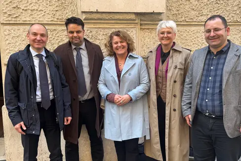 In Sachen Ehrenamt in Rom vorgesprochen: Gabriele Vitella (Amt für Gesetzgebung), Senator Meinhard Durnwalder, Landesrätin Rosmarie Pamer, Ressortdirektorin Michela Morandini und Christoph Pichler (Amt für Freiwilligenwesen und Solidarität). (Foto: LPA)