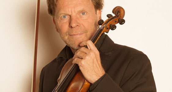 Der Violinist Matthias Brommann wird die Euregio-Soirée am 19. Juli auf der Trostburg musikalisch umrahmen. (Foto: Meraner Festspiele)