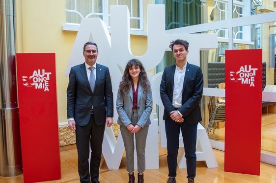 Il presidente Kompatscher con la presidente di sh.asus Benedikter e il suo vice von Walther (Foto: ASP/Fabio Brucculeri)