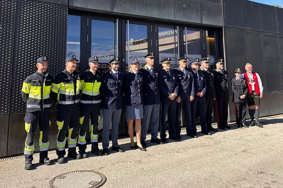 Seit über zehn Jahren im gemeinsamen Einsatz: Bozner Berufsfeuerwehrmänner unterstützen an zwei Wochenenden die Einsatzkräfte auf dem Münchner Oktoberfest. (Foto: LPA/Berufsfeuerwehr Bozen)