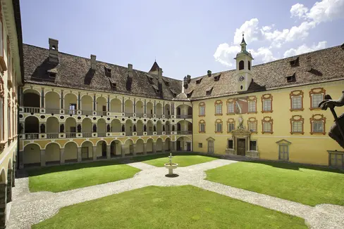 Dal 13 al 16 settembre si terrà a Bressanone il convegno “Traffico e circolazione in età premoderna”, con relazioni e dibattiti tra esperti, presso il Palazzo vescovile e il Seminario Maggiore (Foto: Palazzo vescovile)