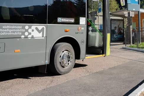 Ab dem 15. Dezember treten mehrere Neuerungen im öffentlichen Busverkehr in Südtirol in Kraft, zwei davon betreffen den Vinschgau. (Foto: LPA/Fabian Dalpiaz)