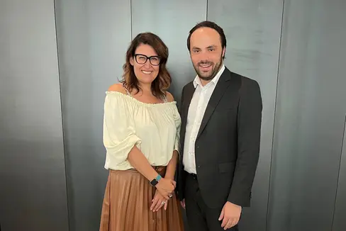 Confesercenti-Südtirol-Präsidentin Elena Messina Bonaldi ist heute mit Landesrat Philipp Achammer zu einem längeren Gespräch zusammengekommen. (Foto: LPA/René Ploner)