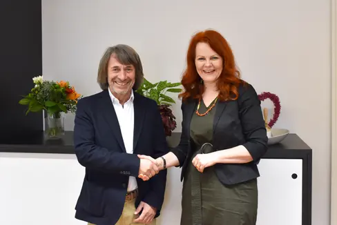 Die beiden Gesundheitslandesräte Hubert Messner und Cornelia Hagele beim Austauschtreffen am heutigen Freitag (1. März) in Innsbruck. (Foto: Land Tirol/Krepper)