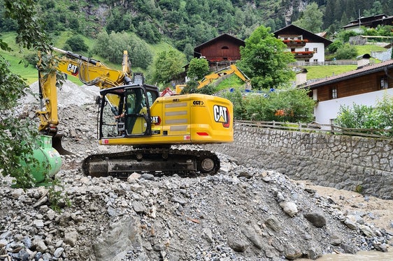Die Wildbachverbauung im Einsatz: im Bild eine Momentaufnahme der Aufräumarbeiten im Kogbach in Pflersch (Foto: LPA/Landesamt für Wildbach- und Lawinenverbauung Nord)