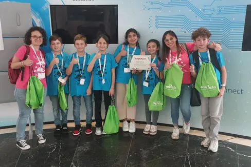 Sabato 11 maggio, alla fondazione Bruno Kessler di Povo (Trento), l’Istituto comprensivo di Laives si è classificato primo alla First Lego league explore nella sezione Core values con un progetto di robotica (Foto: ASP/Istituto comprensivo di Laives)