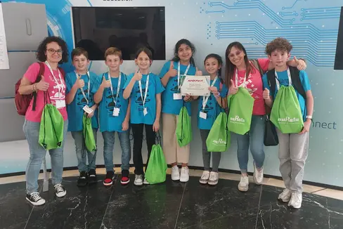 Sabato 11 maggio, alla fondazione Bruno Kessler di Povo (Trento), l’Istituto comprensivo di Laives si è classificato primo alla First Lego league explore nella sezione Core values con un progetto di robotica (Foto: ASP/Istituto comprensivo di Laives)