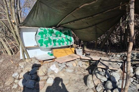 Das Landesamt für Wildbachverbauung West und die Gemeinde Meran haben vereinbart, dass alles, was unerlaubt aufgestellt wurde, nun weggeräumt wird. (Foto: LPA/Landesamt für Wildbachverbauung West)