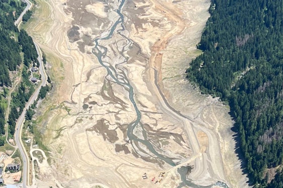 Im Staubeckenbereich auf Höhe der Einmündung des Kuppelwieserbaches werden Teiche angelegt, damit die im Stausee geborgenen Fische dorthin gebracht werden und somit überleben können. (Foto: LPA/Fischerverein Ultental)