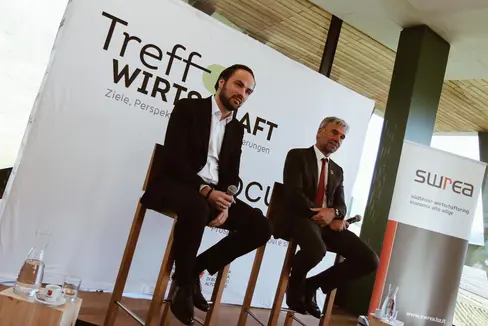 Gli assessori provinciali Philipp Achammer ed Arnold Schuler, in collaborazione con l’Economia Alto Adige (swr), lanciano la seconda edizione della serie Focus Economia, un ciclo di conferenze per imprenditori e operatori economici sul territorio in tre località (Foto: ASP/Peter Natter)