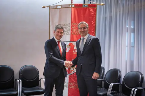 Il prefetto Vittorio Pisani, capo della Polizia e direttore generale della Pubblica Sicurezza (nella foto a sinistra) ha fatto visita al presidente della Provincia Arno Kompatscher a Palazzo Widmann. (Foto: USP/Greta Stuefer)