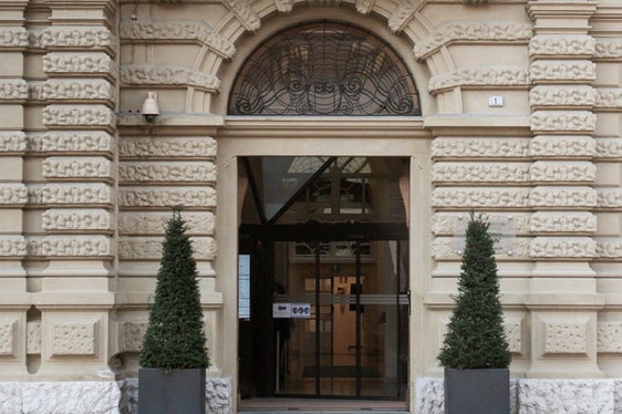 Ein wichtiger Vertrag wird am Dienstag, den 17. Dezember, im Palais Widmann unterzeichnet: Das Land Südtirol übernimmt damit einen zweiten Gebäudekomplex des Nationalen Fürsorgeinstituts NISF/INPS in Bozen. (Foto: LPA)