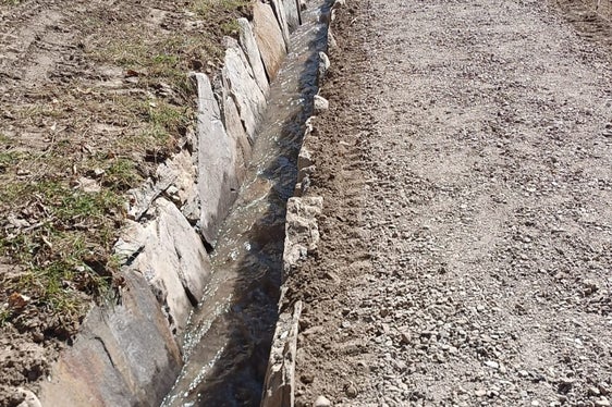 Dieser Abschnitt des Schenner Waales wurde bereits im Vorjahr saniert. (Foto: LPA/Forstinspektorat Meran)