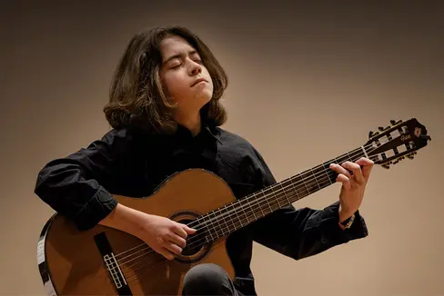 Il concorso prima la musica è uno dei più grandi dell'Austria e offre agli allievi e alle allieve di diverse scuole di musica e conservatori di Alto Adige, Tirolo del Nord e dell'Est un palcoscenico per sviluppare il proprio talento. (Foto: USP/Immagine di copertina dell'edizione di quest'anno del concorso)