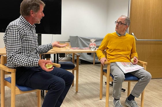 Gli attori Emanuel Demetz e Simon Kostner hanno offerto un divertente intermezzo dedicato alla scuola ladina. (Foto: ASP)