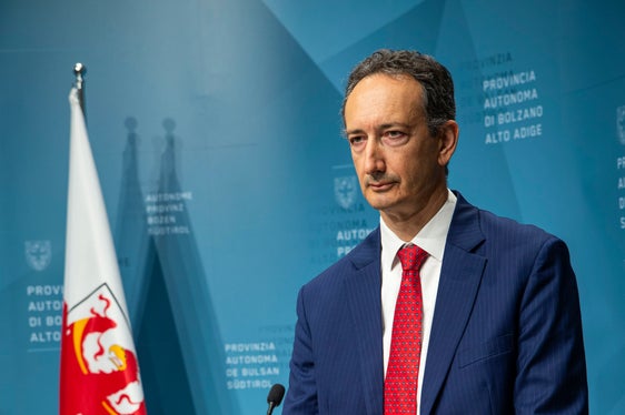 Über 40 Millionen Euro wird Terna in diese Infrastruktur investieren. Ziel ist es, die neue Stromverbindung bis zu den Olympischen Winterspielen Mailand-Cortina 2026 in Betrieb zu nehmen, erklärte Enrico Maria Carlini, Leiter des Bereichs Stromnetzplanung und Genehmigungen bei Terna. (Foto: LPA/Fabio Brucculeri)