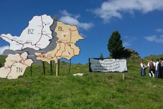 Dan n gran publich ie l raion ladin de Souramont chëst’ ena passeda stata tl zënter dla juebia culturela dla Euregio tla Waaghaus a Bulsan. (Foto: USP)