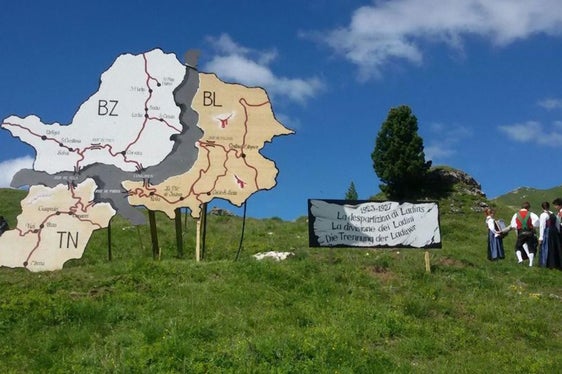 Dan n gran publich ie l raion ladin de Souramont chëst’ ena passeda stata tl zënter dla juebia culturela dla Euregio tla Waaghaus a Bulsan. (Foto: USP)