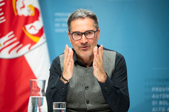 Per la riforma dello Statuto “le questioni in sospeso devono ora essere chiarite con la presidente del Consiglio Giorgia Meloni”, ha detto Kompatscher. (Foto: USP/Fabio Brucculeri)