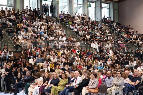 Stamane (21 settembre) a Bolzano, al Palasport di via Resia, è stato inaugurato l’anno scolastico 2023/24 della scuola in lingua italiana alla presenza dei vertici dell’istituzione scolastica (Foto: ASP/Gianluca Crocco)