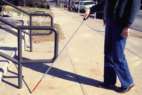 Die Agentur für soziale und wirtschaftliche Entwicklung (ASWE) wird im Juli den Zivilinvaliden, Zivilblinden und Gehörlosen den einmaligen staatlichen Bonus von 200 Euro automatisch gutschreiben. (Foto: Unsplash)