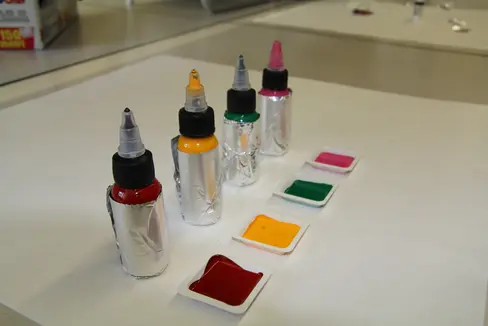 Die Qualität und Sicherheit von Tätowierfarben und Permanent Make-up wird seit 4. Jänner 2022 mit einer neuen EU-Verordnung geregelt. (Foto: LPA/Nadia Franzoi)