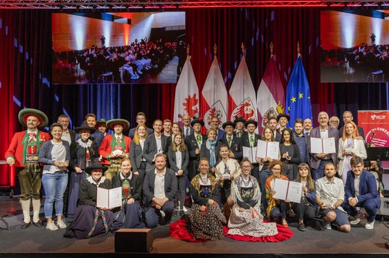 Fotografia de grupa di pruiec premiei. (Foto: Land Tirol/Die Fotografen)