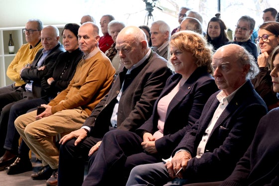 Unser Ehrenamt ist ein so kostbares Gut, das wir in unserem Land haben und auf das wir gut achten müssen, ist Landesrätin Rosmarie Pamer (Zweite von rechts, im Bild mit Alt-Landeshauptmann Luis Durnwalder, Dritter von rechts) überzeugt. (Foto: LPA/Katharina Fleischmann)
