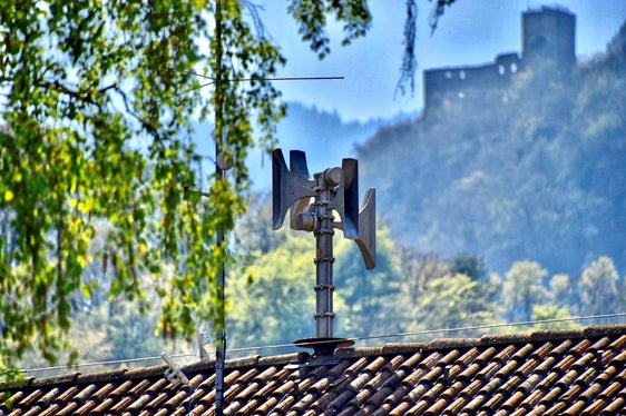 Am internationalen Tag der Katastrophenvorbeugung am 13. Oktober werden in Südtirol im Zuge des Zivilschutz-Probealarms wieder alle 570 Sirenen – im Bild die Sirene von Unterrain – eine Minute lang aufheulen. Erstmals kommt in diesem Jahr ein Test des Mobilfunk-basierten Systems IT-alert zur Warnung der Bevölkerung dazu. (Foto: LPA/Landesfeuerwehrverband)