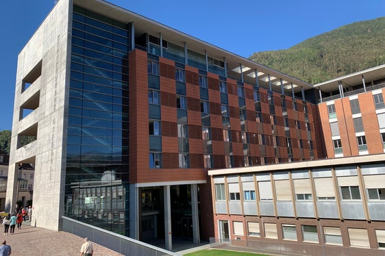 L'incontro di oggi tra l'assessora tirolese e l'assessore provinciale alla Salute si è svolto all'Ospedale di Bressanone (Foto: ASP/Silvia Obwexer)