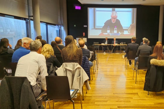 Die Tagung fand gleichzeitig an 4 Standorten statt und wurde Live im Internet übertragen. In Bozen referierten die Experten in der Eurac. (Foto: Südtirol Informatik AG)